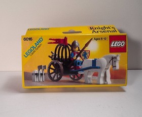 Vintage LEGO 6016 Knights Arsenal + Box, Instructions, 100 complete!