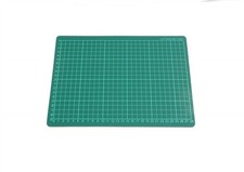 Image of A4 (30 x 22 cm) NON SLIP CUTTING MAT SELF-HEALING