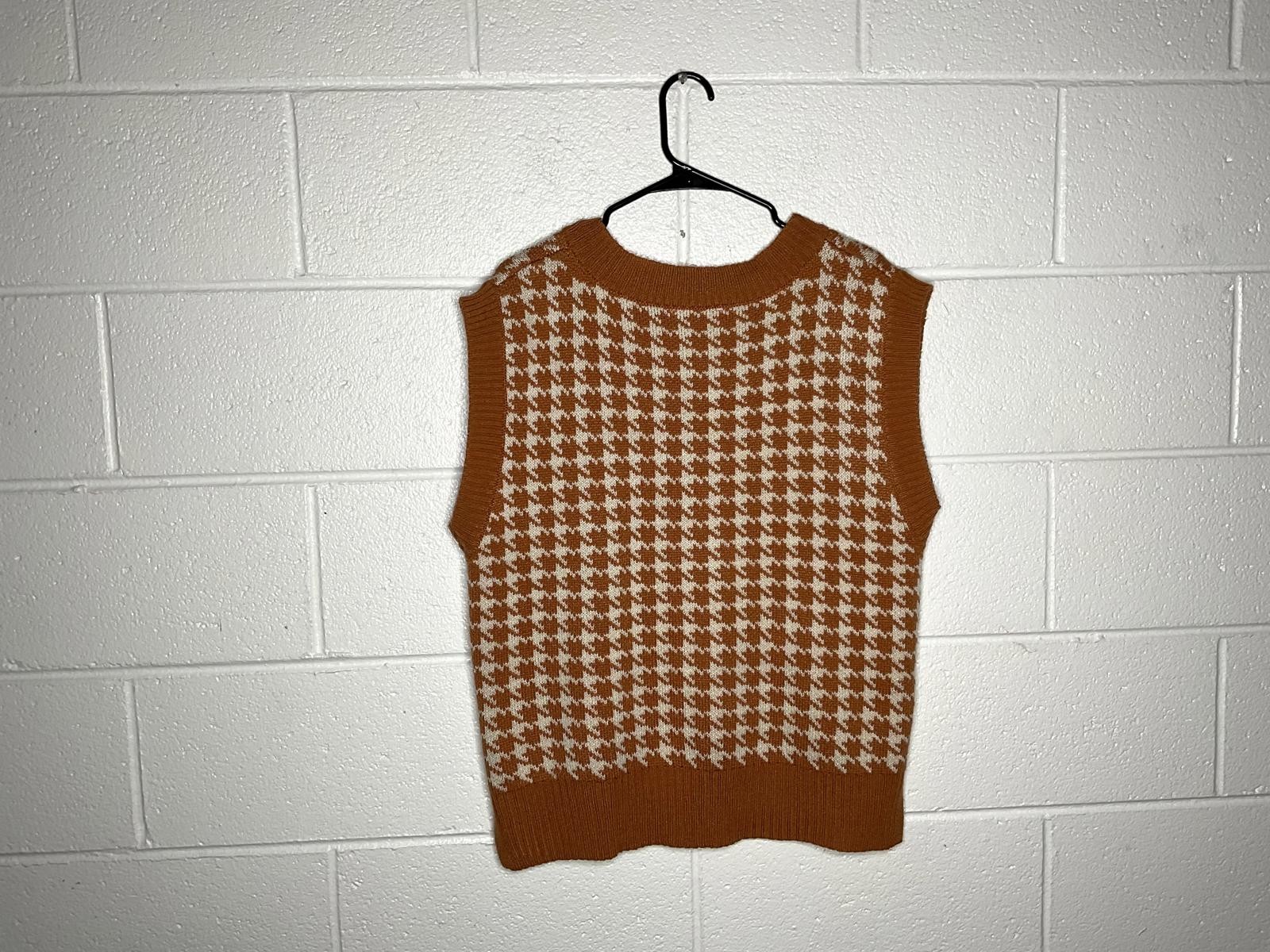 Double Zero Houndstooth Pattern Sweater Vest - image 4