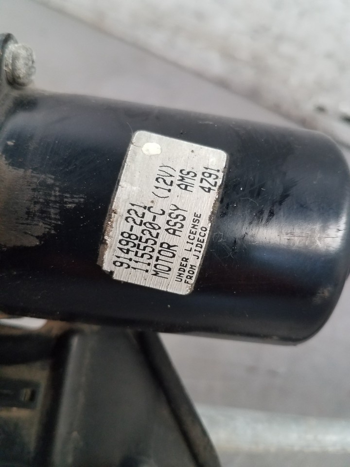 2005 Jeep Wrangler TJ Rubicon 4x4 Windshield Wiper Motor Linkage Arms ...