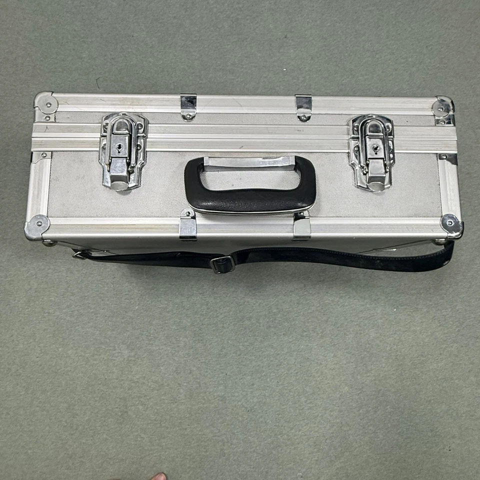 Baúl rígido de aluminio Mamiya M645 plateado resistente hecho en Japón Foto 3 de 4