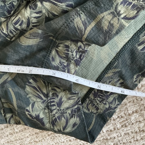 Athleta Trekkie North Printed Shorts Size 12 Athletic Gym - Picture 5 of 8