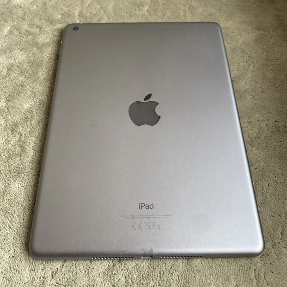 Apple iPad 6. Generation 32 GB WLAN Space Grau - Bild 3 von 4