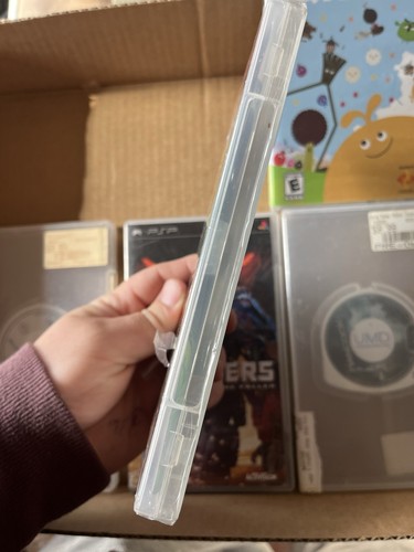 PSP VIDEO GAME BUNDLE - Picture 2 of 8