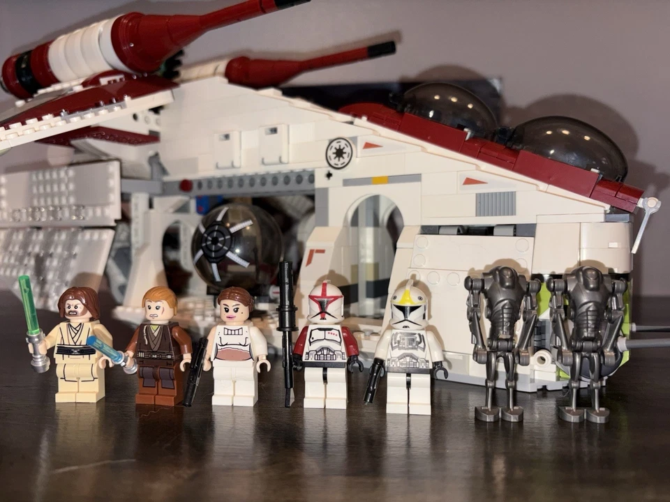 BRICKZ Star Wars Republic Gunship 75021 maza personalizada y 5 clones 187 y clon Lego Foto 4 de 4