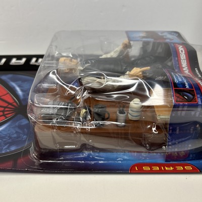 ToyBiz Spider-Man: J. Jonah Jameson with Desk Pounding 6