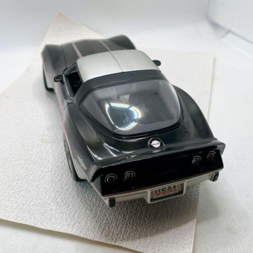 UT Models Chevrolet Corvette Indy Pace Car 1978 1/18 - Picture 6 of 18