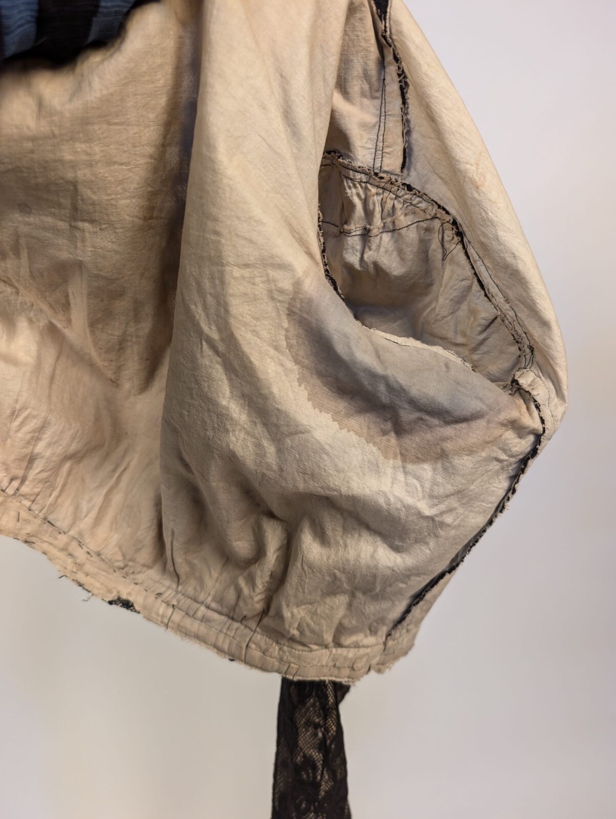 EARLY EDWARDIAN BLACK CLOVER PATTERNED LACE BLOUSE 