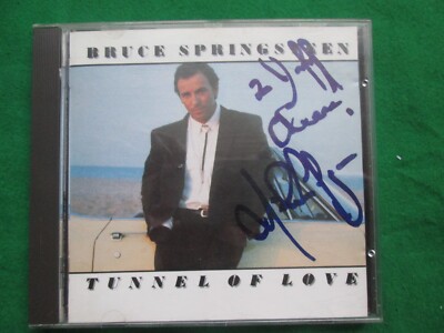 BRUCE SPRINGSTEEN - TUNNEL OF LOVE - CD SIGNED BY NILS LOFGREN