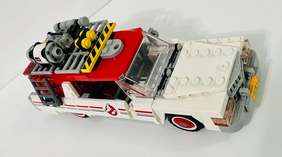 LEGO Ghostbusters 75828 Ecto-1 & 6 Unique Minifigures Used Good Condition & Accs - Image 4 of 4