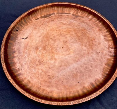 Mid Century Vintage gehämmertes Kupferladegerät signiert Harold Barnes, The Forge