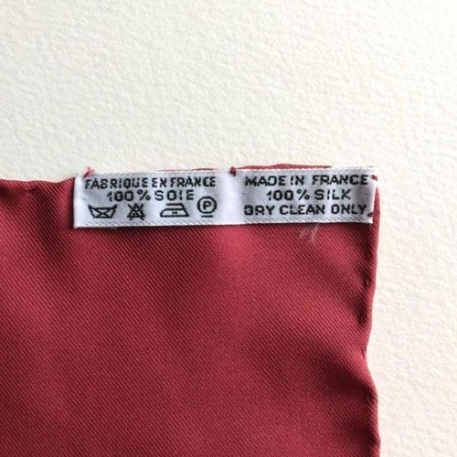 Sciarpa Hermes Carre 90 L'hiver seta bordeaux con etichette senza scatola usata. - Foto 2 di 8