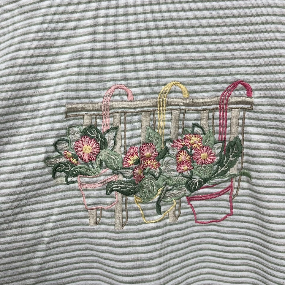 Camiseta Shenanigans Para Mujer Talla S Verde Vintage Rayas Bordada Floral Foto 4 de 4