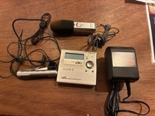 Sony MZ-R909 MD Walkman Silver For Parts or Repair Tested Playback Japan