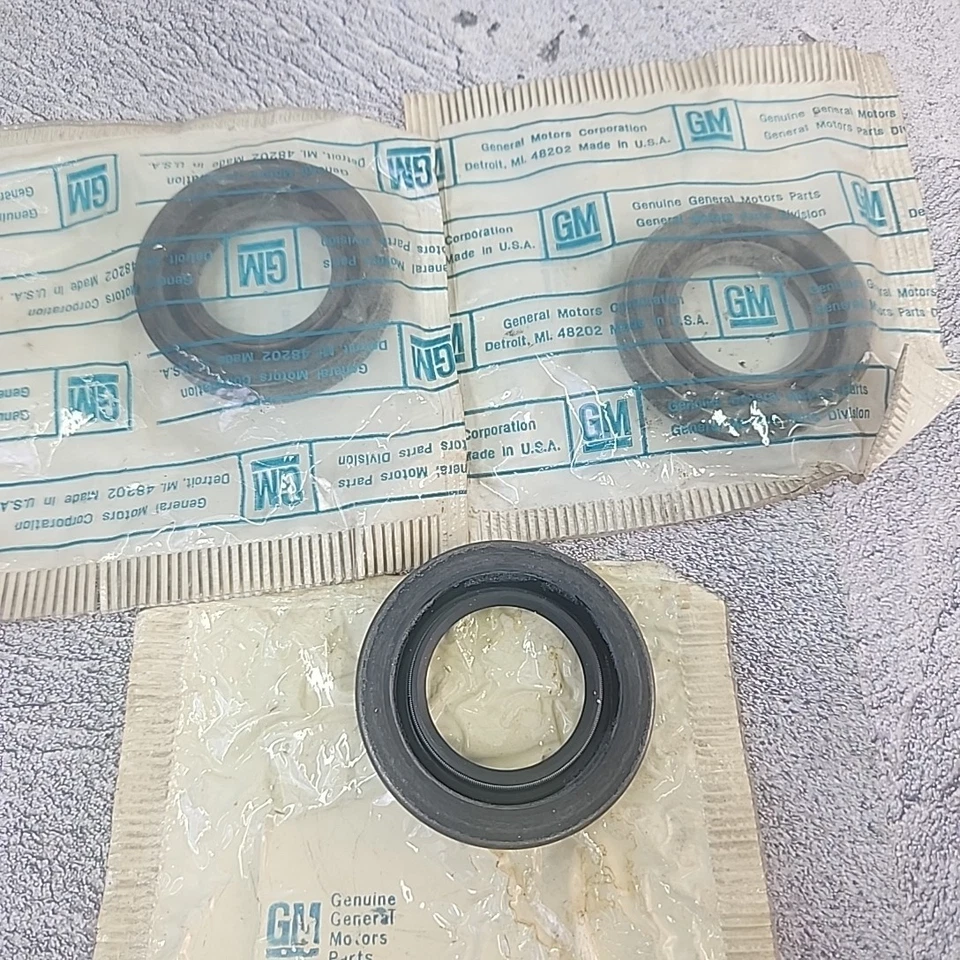 3x GM 9778371 se adapta a Select 1965-70 Pontiac Buick sello de rueda trasera genuino OEM NOS Foto 4 de 4