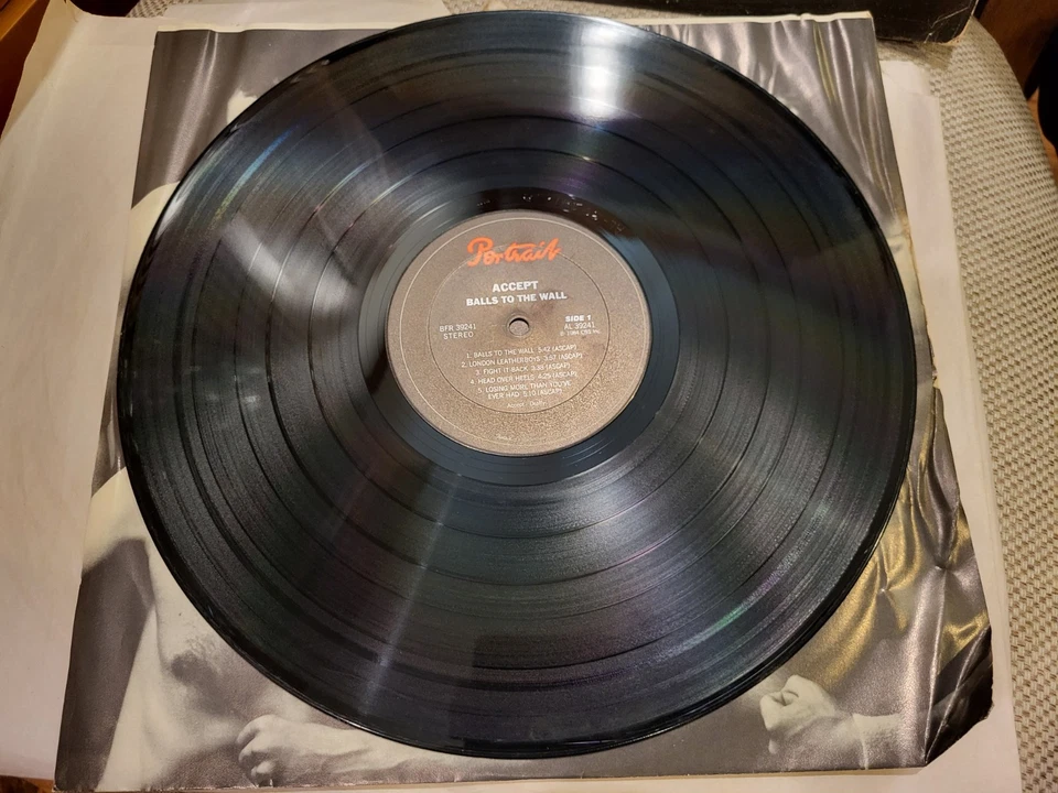 Accept – Balls to the Wall LP Epic/Portrait AL39241 EX Vinyl VG Cover 1983 Metal Foto 3 de 4