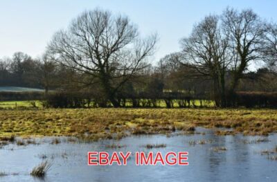 FOTO EISIGE WASSERWIESE BEI STANFORD DINGLEY BERKSHIRE HOCHWASSER GEFROREN HIER