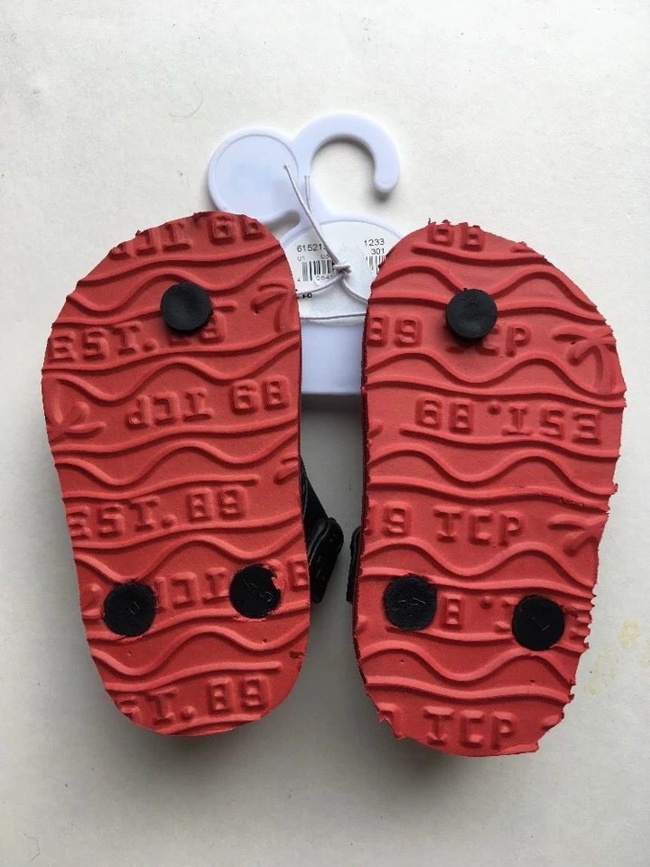 学步男孩儿童场所人字拖尺寸 4/5 红色和黑色弹性背部全新带标签 — 第 4/4 张图片