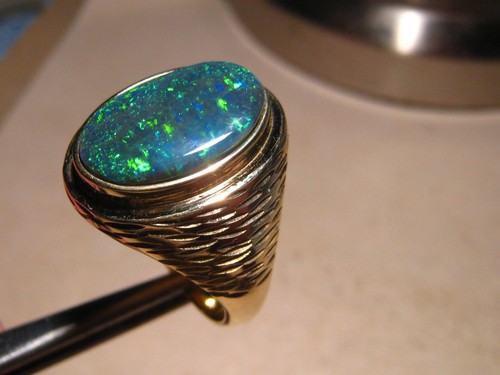 Large Men's Black Opal Ring -- 13 grams of solid 14k Yellow Gold - Picture 12 of 13