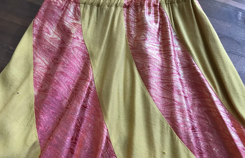 Trapecio Festival Español Falda Larga Dorado Melocotón Brillante Disfraz Adulto De Colección Foto 2 de 4