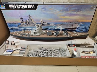 TRUMPETER HMS NELSON 1/200 1944 NEARLY FINISHED W/2 Electric Engines & Accessori