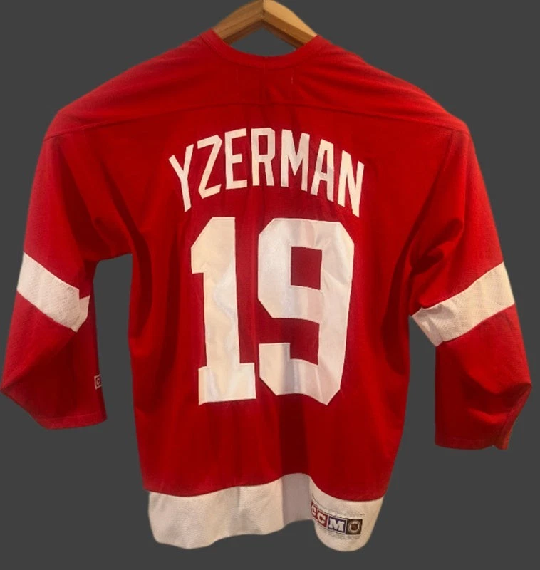 Steve Yzerman Red Wings #19 CCM 2002 Stanley Cup Finals Jersey 2XL - Image 2 of 4