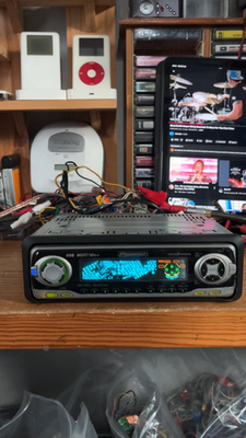 Pioneer KEH-P8015 . Cassette/Fm108/Aux-Bluetooth. Graphic display