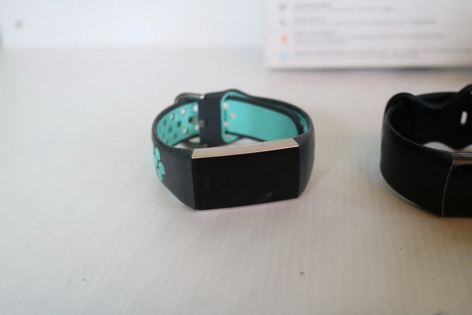 Fitbit Bundle Charge, Flex 2 usw. - Mix aus funktionstüchtig und ungetestet - Bild 3 von 4