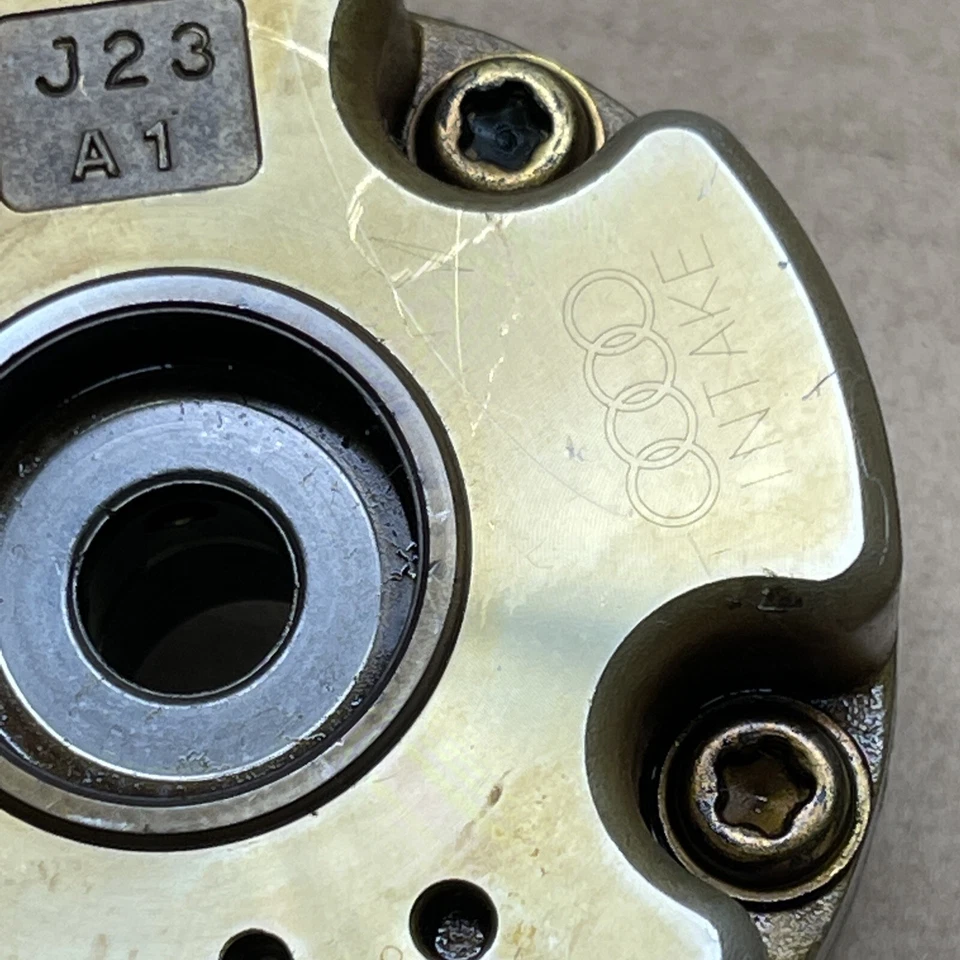 AUDI A6 QUATTRO 2005-2011 - Cámara de admisión / Árbol de levas Ajuste de engranajes 06E109083G #131 Foto 4 de 4