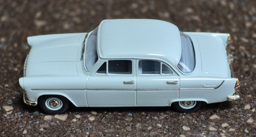 Lansdowne Models LDM. 92 1956 Ford Zephyr MKII Saloon (Carlilse Blue) - Picture 7 of 12