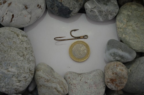 Mustad Beyaz 2310 Dt Çapraz Olta İğnesi 100 lü