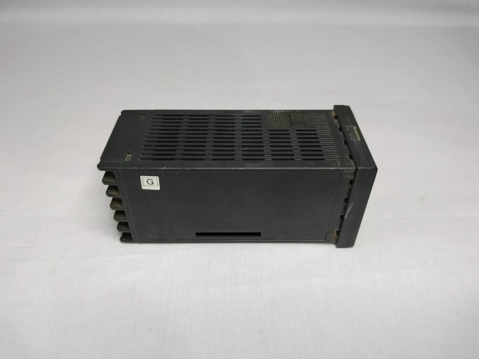 RKC Instrument CH102 FK02-V*GN-NN Digital Temperature Controller 100-240VAC - Image 4 of 4