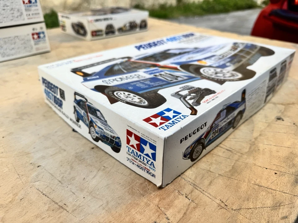 TAMIYA 1/24 Peugeot 405 T16 GR ‘89 Paris Dakar Rally Winner - Nuovo OOP RARO - Immagine 3 di 4