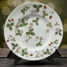 Wedgwood Wild Strawberry  Bone China  8" Salad / Breakfast / Lunch Plate EUC