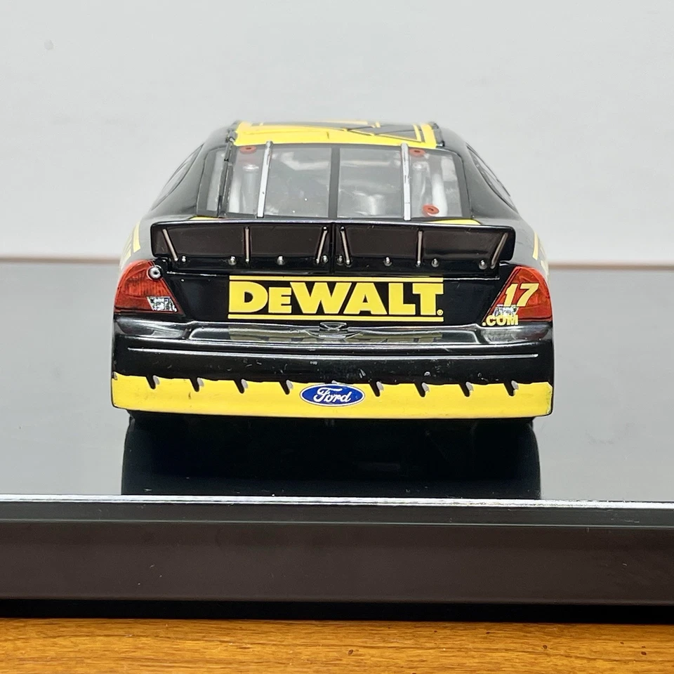 LOTE 2 Firmados Automáticos Matt Kenseth #17 DeWalt 2003 +1/24 Propietario Serie Diecast NASCAR Foto 4 de 4