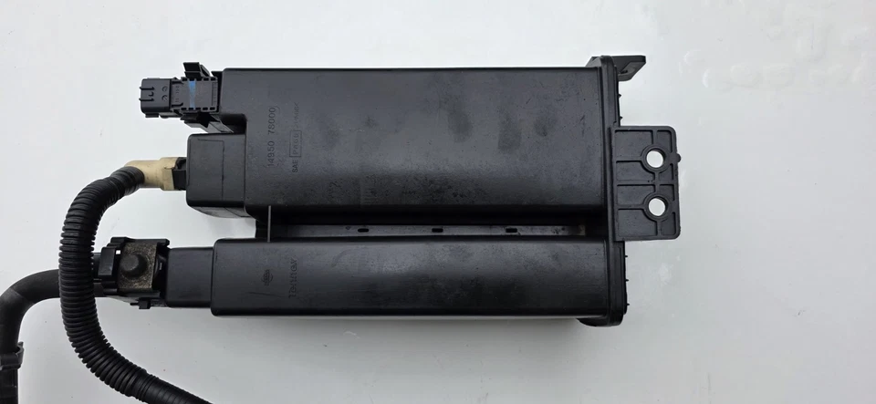 2004-2020 Nissan Titan Armada Fuel Vapor Canister Assembly OEM With Warranty Foto 2 de 4