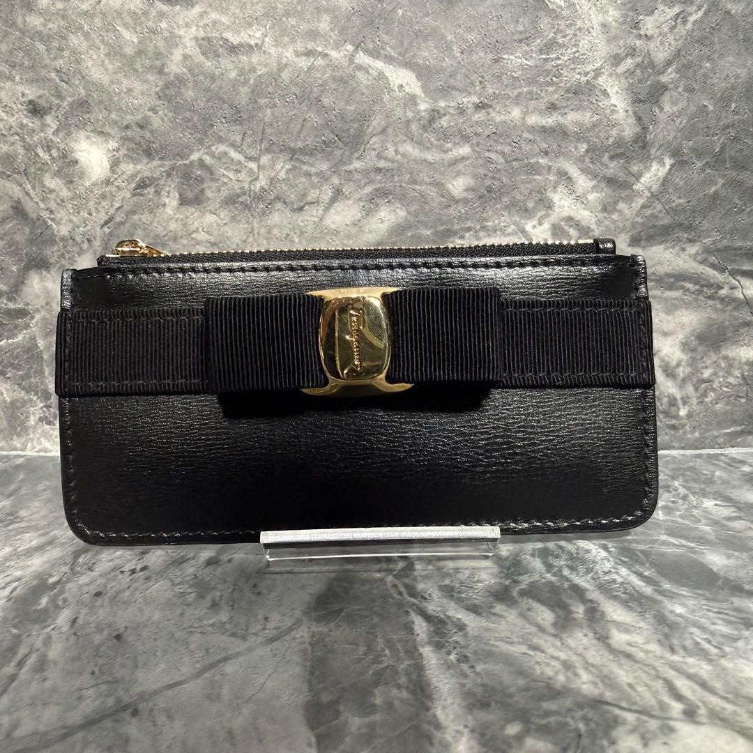 Extremely Beautiful Condition Ferragamo Current V… - image 5