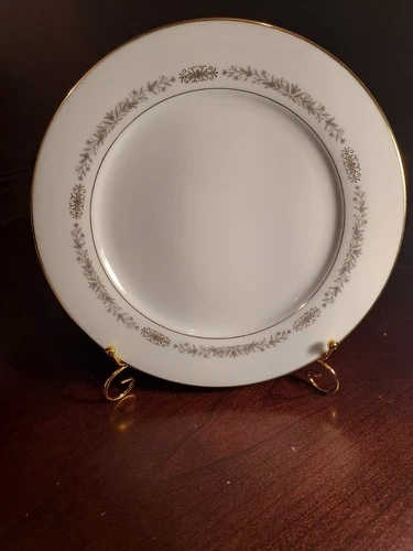 Noritake Coronado 6114 10.25 in Dinner Plate Gray Flowers, Gold Geometric Decor