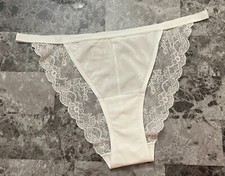 NWOT VICTORIA'S SECRET M WHITE SMOOTH LACE VINTAGE RARE STRING BIKINI PANTIES