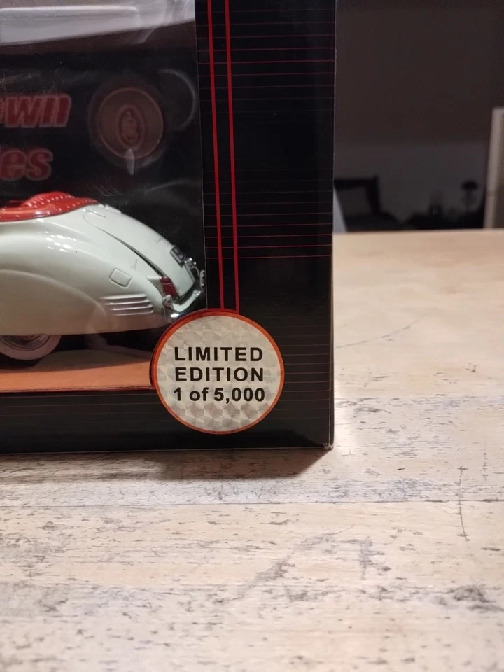 Charleston Collectibles by Signature Models 1941 Packhardt 1:18 OVP Limited Ed - Bild 3 von 3