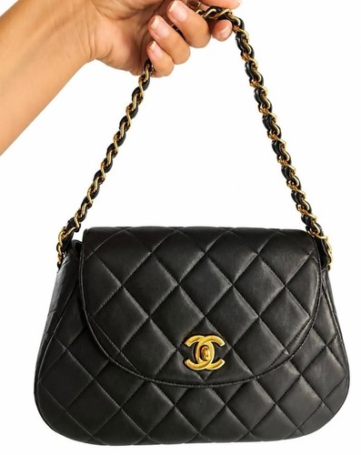 Vintage Chanel 1997 Excellent condition Lambskin 24k GHW