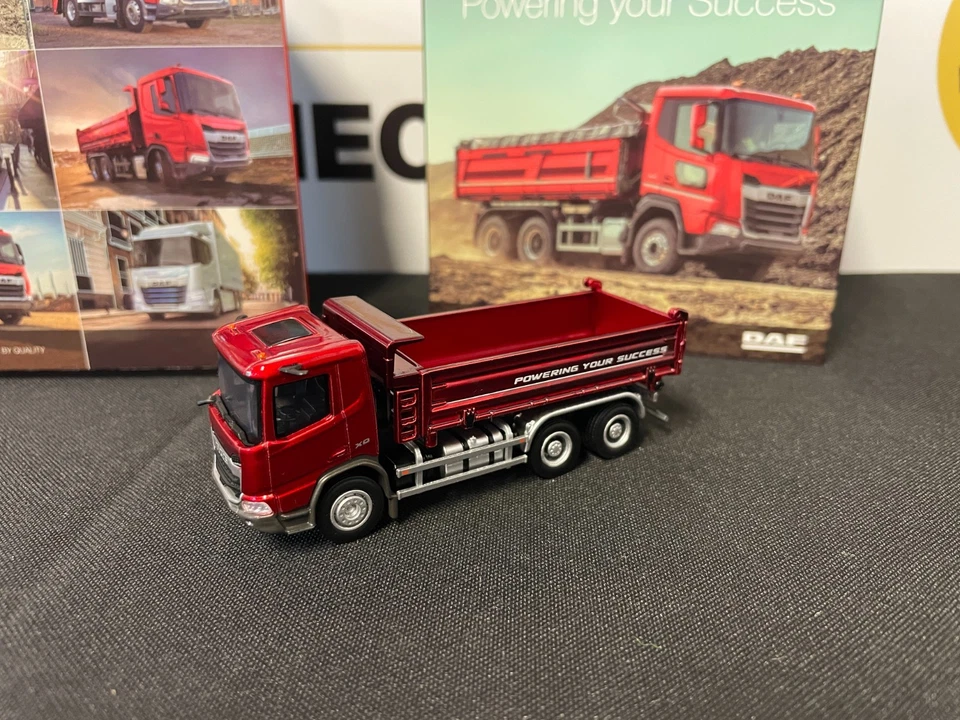 HOLLAND OTO 1271 1:87 SCALE DAF XD TIPPER FLAME RED - Image 2 of 4