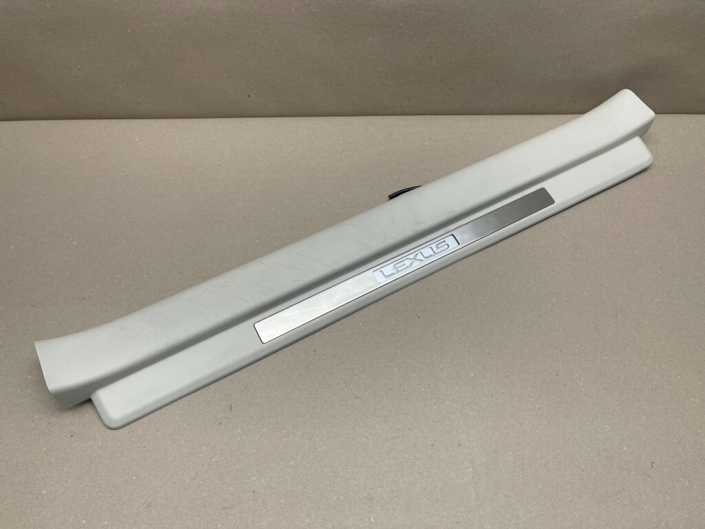 10-15 Lexus IS250C IS350C CONVERTIBLE LEFT DOOR SCUFF PLATE LED OEM 67920-53090