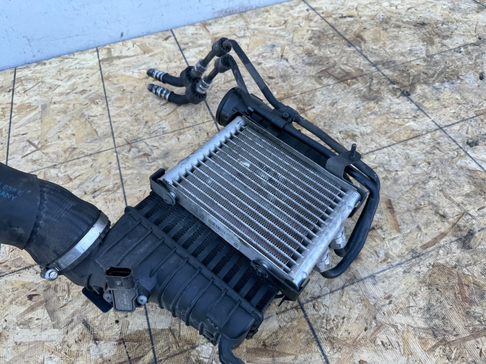 Bentley Flying Spur 2004-2012 LEFT Oil cooler