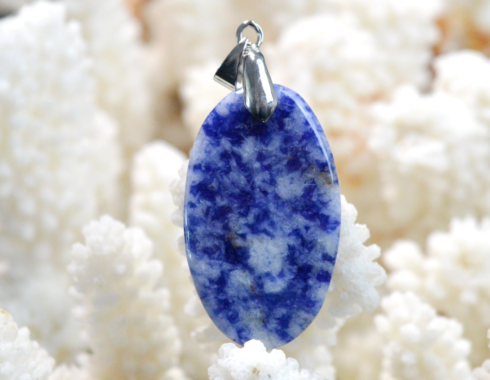 Agate dendrite 48 carats - pendentif cabochon pierre naturelle