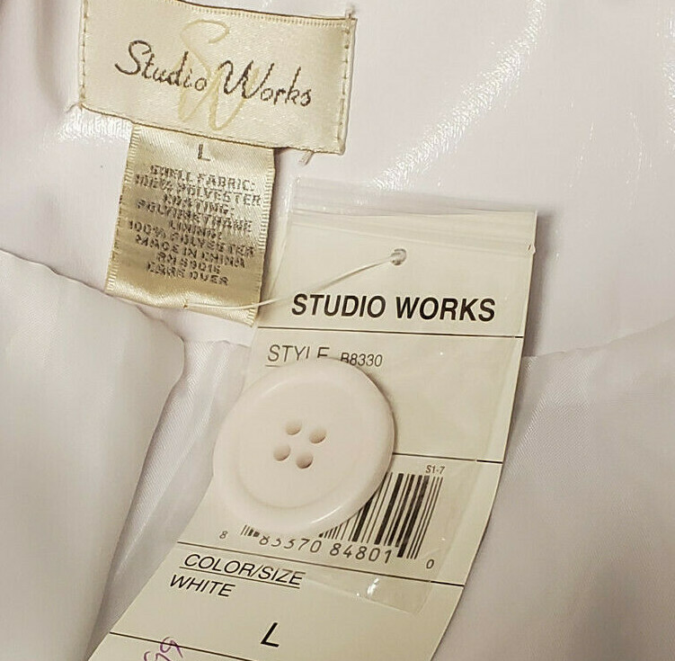 Studio Works Style #B8330 White Womens Size Large Button