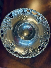 ARTHUR COURT 2001 Chip and Dip Serving Tray Grape Vine Leaf 14" Round