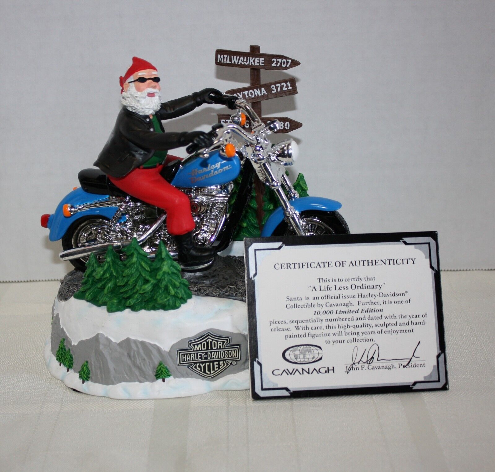 Harley Davidson Limited Edition Santa Music Box Plays King of the Road MINT