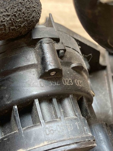4F2819372 0392023007 Audi A6 Agua Válvula Con Adicional Bomba de Agua C Bosch - Imagen 5 de 7
