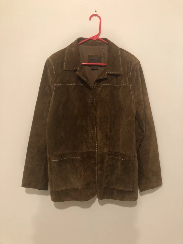 Chaqueta de cuero de gamuza Brandon Thomas para mujer grande con cuello abotonado forrada en marrón Foto 2 de 4